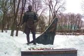 Памятник Кожедубу